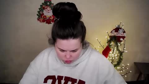 sophia__olsen online show from 12/17/25, 06:52
