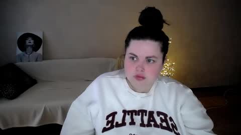sophia__olsen online show from 05/28/26, 05:38