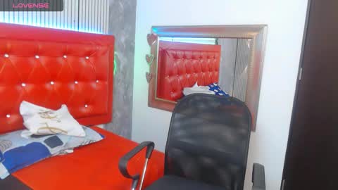 Snapshot of sophia__sweet1 chatting on 11/17/25, 01:33 sophia__sweet1 online show from 11/17/25, 01:33