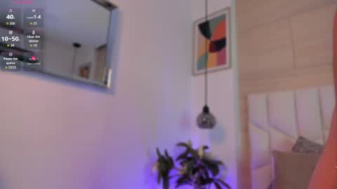 Snapshot of sophia_bonnet chatting on 05/07/26, 11:48 S O P H I A online show from 05/07/26, 11:48