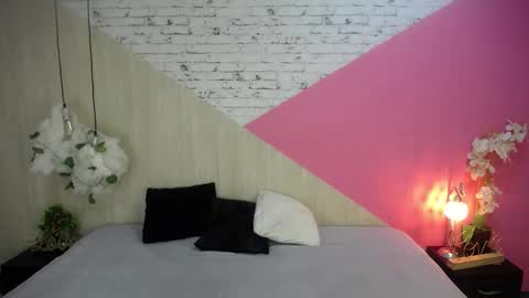 sophia_brunette21 online show from 11/30/25, 11:14