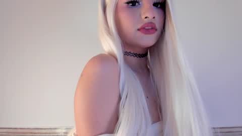 Sophia online show from 04/10/26, 10:14