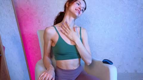 Snapshot of sophia_dreamy chatting on 03/10/25, 07:32 Sophia online show from 03/10/25, 07:32