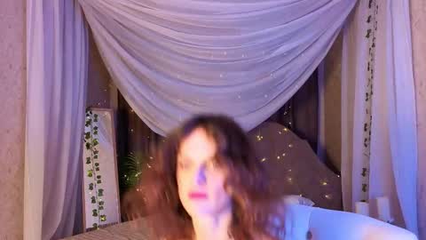 Snapshot of sophia_dreamy chatting on 10/26/25, 01:55 Sophia online show from 10/26/25, 01:55