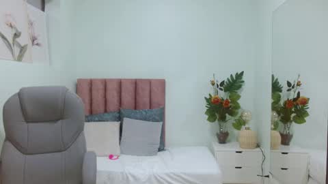 Sophia  online show from 04/15/26, 07:58