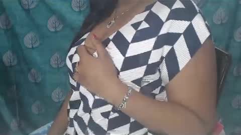 Snapshot of sophia_indian chatting on 01/07/25, 12:31 Sophia Tamil online show from 01/07/25, 12:31