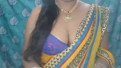 Snapshot of sophia_indian chatting on 01/20/25, 04:21 Sophia Tamil online show from 01/20/25, 04:21
