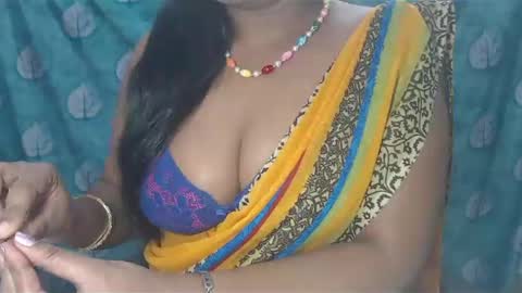 Snapshot of sophia_indian chatting on 01/28/25, 04:29 Sophia Tamil online show from 01/28/25, 04:29