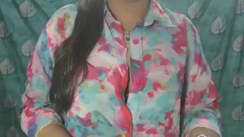 Snapshot of sophia_indian chatting on 02/01/25, 05:28 Sophia Tamil online show from 02/01/25, 05:28