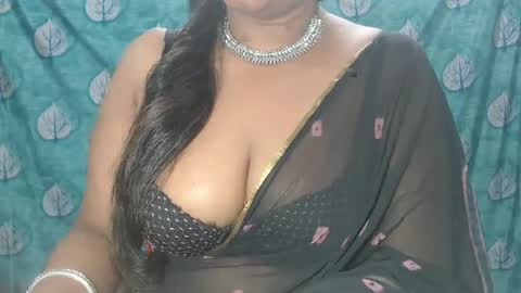 Snapshot of sophia_indian chatting on 02/18/25, 05:20 Sophia Tamil online show from 02/18/25, 05:20