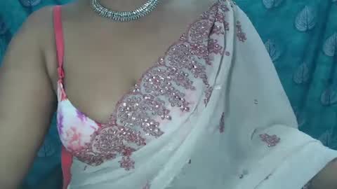 Snapshot of sophia_indian chatting on 02/19/25, 11:28 Sophia Tamil online show from 02/19/25, 11:28