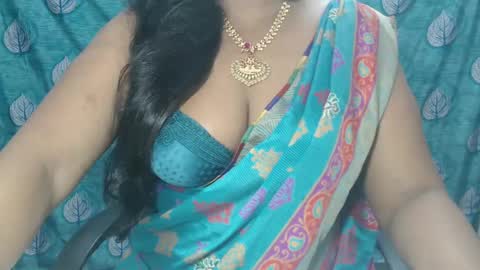 Snapshot of sophia_indian chatting on 03/12/25, 04:56 Sophia Tamil online show from 03/12/25, 04:56