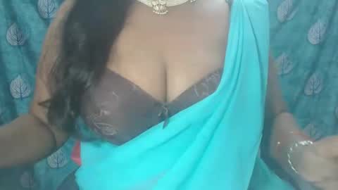 Snapshot of sophia_indian chatting on 09/15/25, 04:45 Sophia Tamil online show from 09/15/25, 04:45