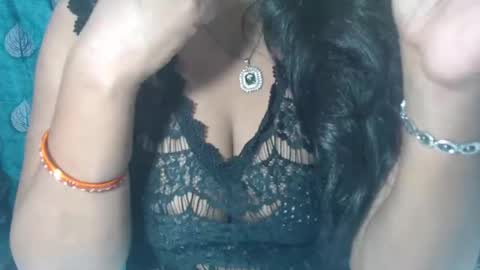Snapshot of sophia_indian chatting on 10/15/25, 05:29 Sophia Tamil online show from 10/15/25, 05:29