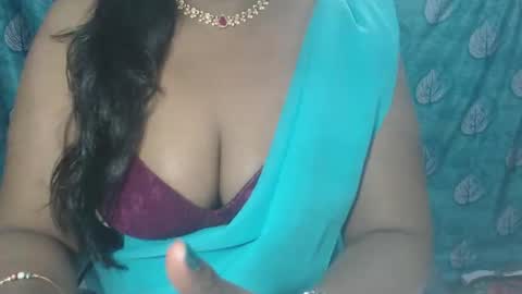 Snapshot of sophia_indian chatting on 11/11/25, 06:46 Sophia Tamil online show from 11/11/25, 06:46