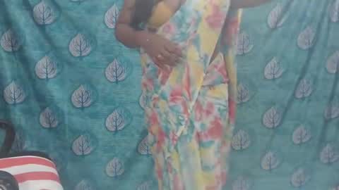 Snapshot of sophia_indian chatting on 11/17/25, 05:19 Sophia Tamil online show from 11/17/25, 05:19