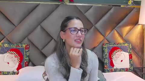 Sofia online show from 11/30/25, 02:32