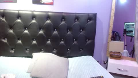 Snapshot of sophia_ny chatting on 12/26/24, 10:52 SOPHIA online show from 12/26/24, 10:52