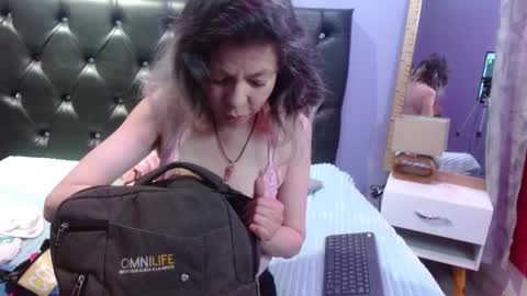 Snapshot of sophia_ny chatting on 01/02/25, 07:29 SOPHIA online show from 01/02/25, 07:29