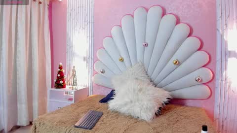 sophia online show from 12/02/24, 08:55