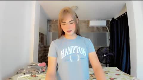 Snapshot of sophiaa9 chatting on 11/26/25, 03:29 sophia online show from 11/26/25, 03:29