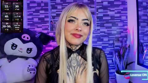 Snapshot of sophiaa_cherry chatting on 10/14/25, 09:15 Sophia online show from 10/14/25, 09:15