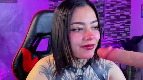 Snapshot of sophiaa_cherry chatting on 07/18/26, 07:17 Sophia online show from 07/18/26, 07:17