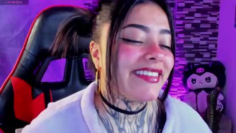 Snapshot of sophiaa_cherry chatting on 07/20/26, 08:22 Sophia online show from 07/20/26, 08:22
