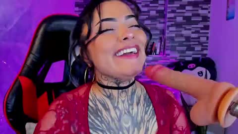 Snapshot of sophiaa_cherry chatting on 07/27/26, 10:06 Sophia online show from 07/27/26, 10:06