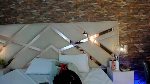 Sophia Paris online show from 09/17/25, 03:08