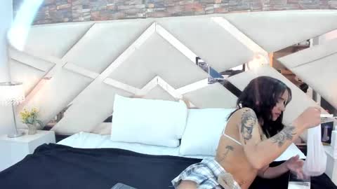 Sophia Paris online show from 09/19/25, 03:30