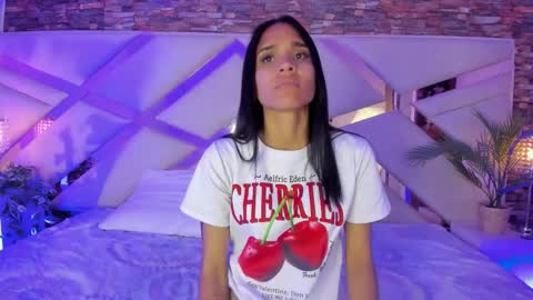 Sophia Paris online show from 01/18/26, 03:43