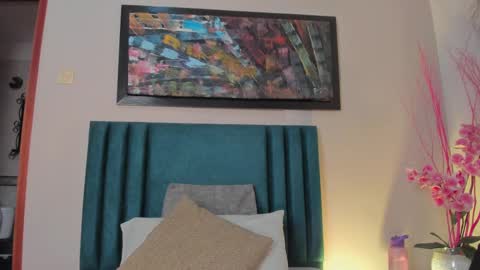 sophiacolliins online show from 09/12/25, 12:33