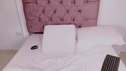 Sophia online show from 11/20/25, 01:11