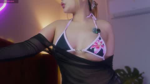 Sophia online show from 02/18/26, 01:40