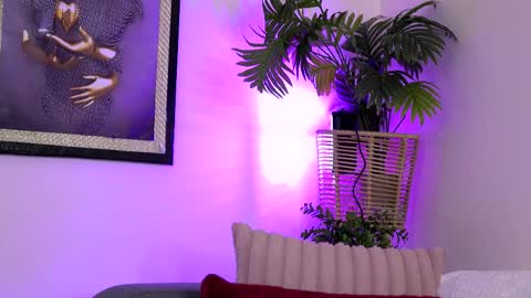 Sophie online show from 04/01/26, 03:18