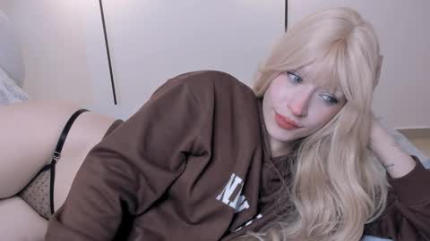 sophiarommie online show from 11/29/25, 12:57