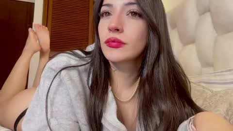 Snapshot of sophiarommie chatting on 06/01/26, 07:43 sophiarommie online show from 06/01/26, 07:43
