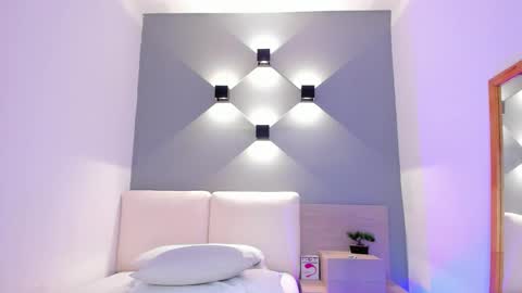 Sofi online show from 02/22/25, 11:57