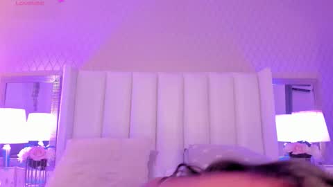 SophiaSmiths online show from 11/01/25, 10:01