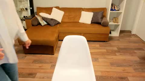 Sophie online show from 12/17/25, 03:07