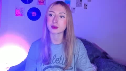 Sophie online show from 04/08/26, 07:41