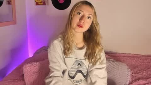 Sophie online show from 04/18/26, 07:34