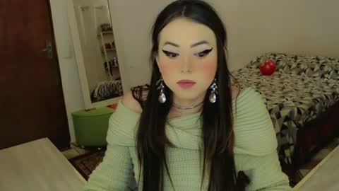 Snapshot of sophie_fantasy_hot chatting on 06/22/26, 04:20 Sophie Fantasys online show from 06/22/26, 04:20