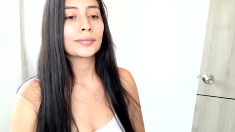 Snapshot of sophie_foxxx chatting on 02/04/25, 05:12 Sophie online show from 02/04/25, 05:12