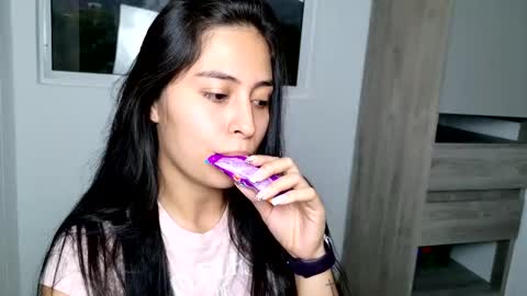 Snapshot of sophie_foxxx chatting on 02/14/25, 11:09 Sophie online show from 02/14/25, 11:09