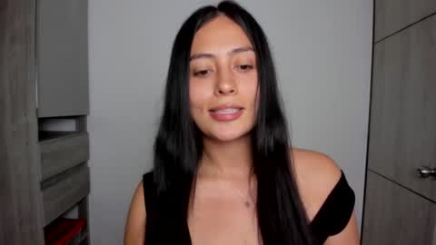 Snapshot of sophie_foxxx chatting on 03/10/25, 11:49 Sophie online show from 03/10/25, 11:49