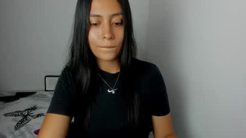 Snapshot of sophie_foxxx chatting on 03/11/25, 10:53 Sophie online show from 03/11/25, 10:53