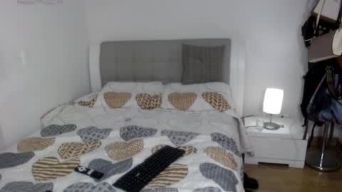 Sofa online show from 02/17/26, 02:30