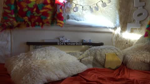 Snapshot of sophie_lovely chatting on 01/21/25, 11:24 derpy derpington online show from 01/21/25, 11:24